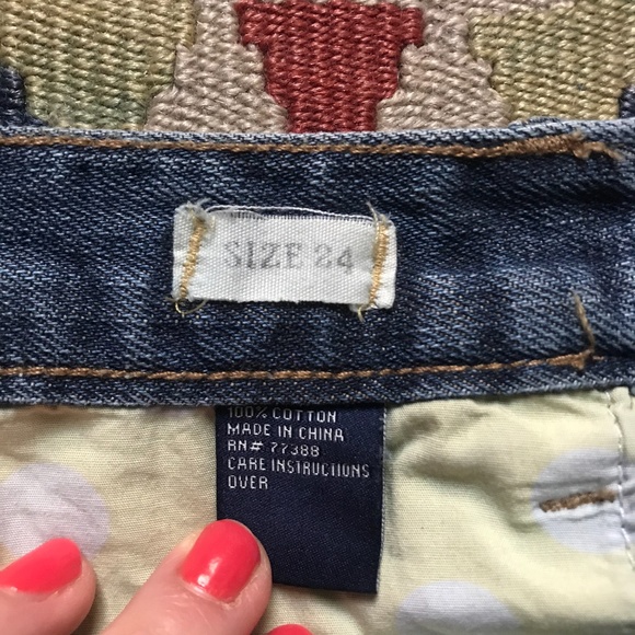 Madewell Distressed Shorts - Picture 4 of 4